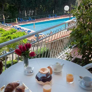 https://residence-pian-dei-boschi.hotelitalianriviera.com